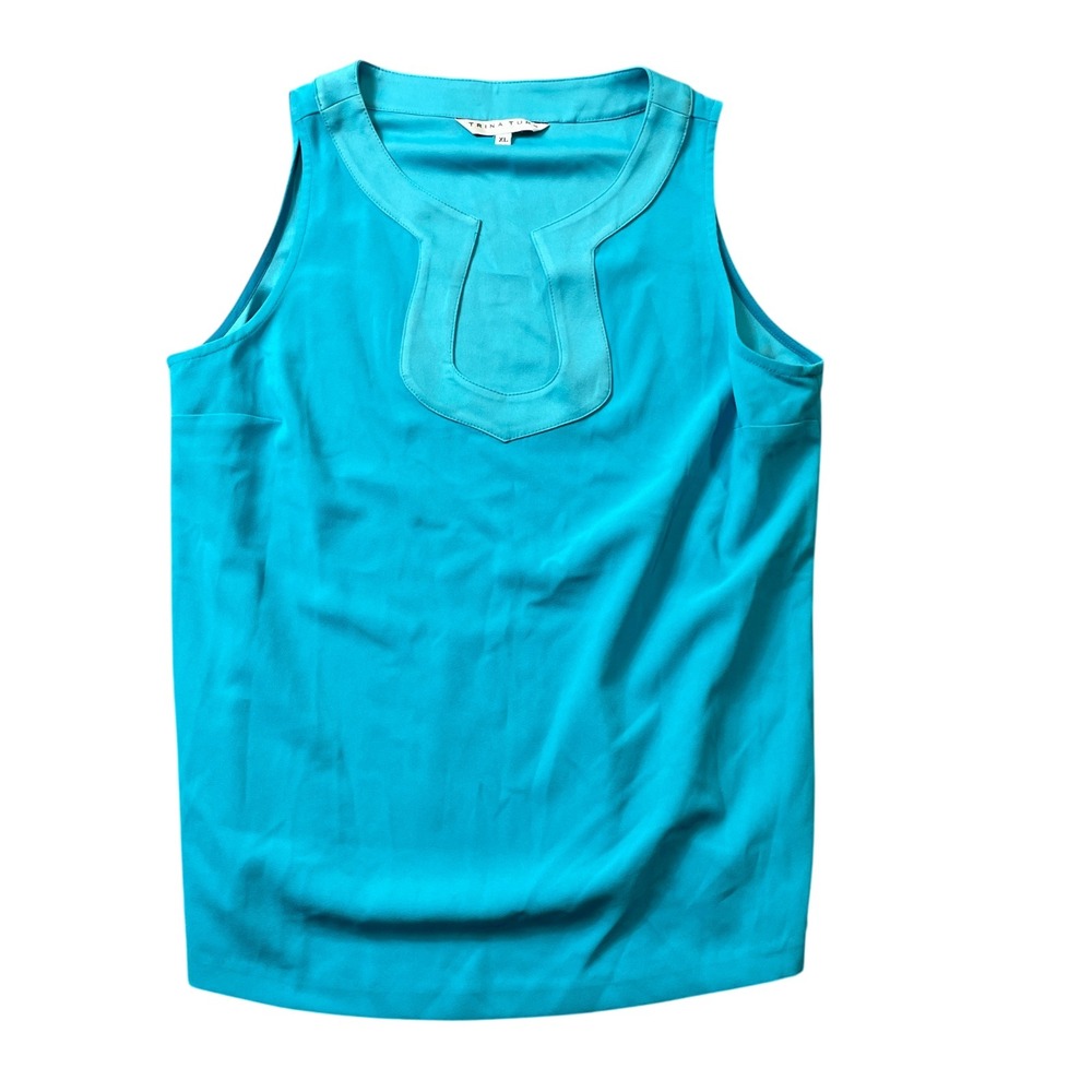 Trina Turk XL Blue Sleeveless 100% Polyester Top Distinktive U-Shape Neckline